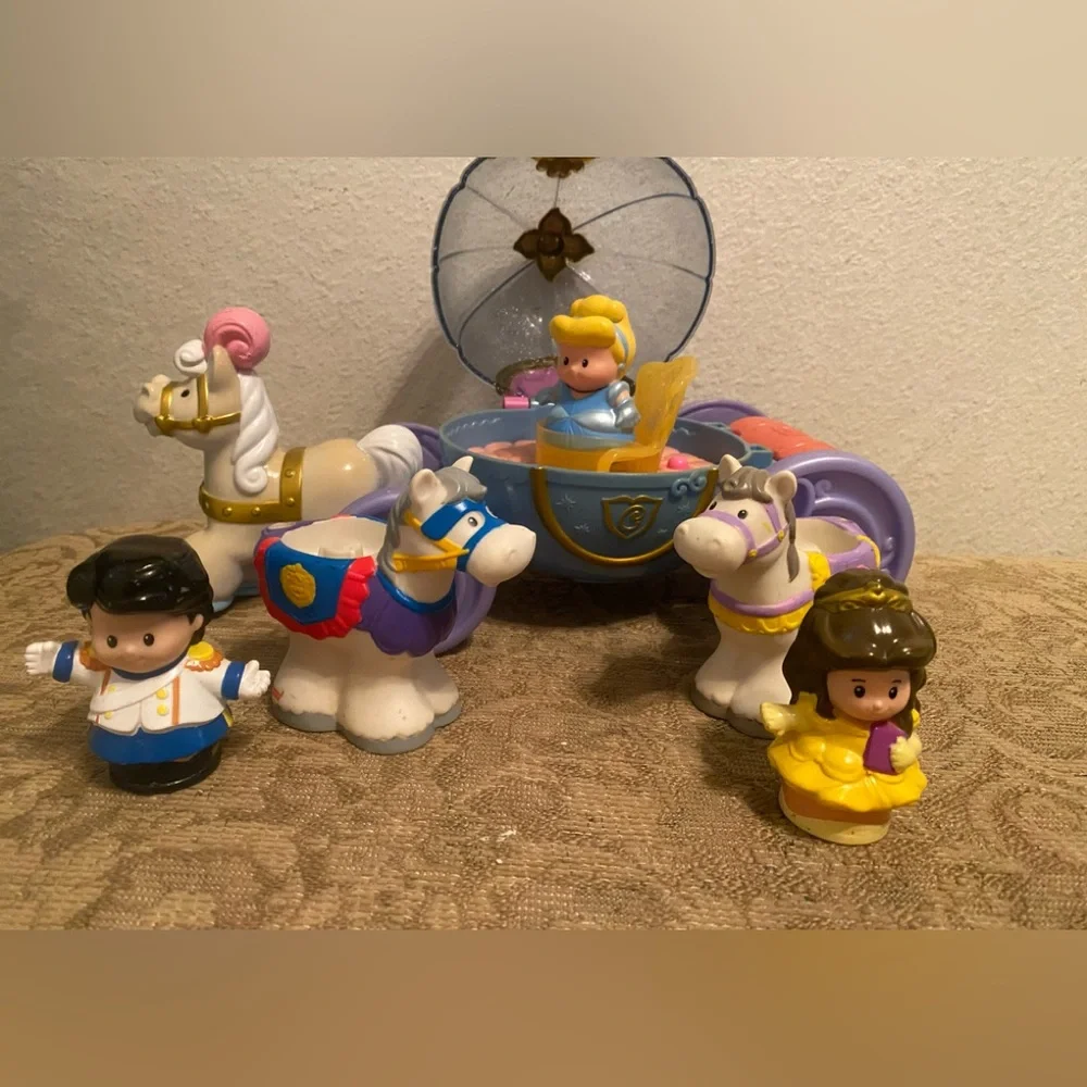 Fisher Price Little People Cinderella Coach, Dolls snd Horses - Picture 3 of 9
